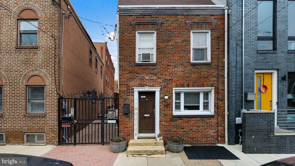 731 Carpenter St in Philadelphia, PA - Building Photo