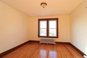 13 Dubois St, Unit 2 in Stamford, CT - Building Photo - Building Photo
