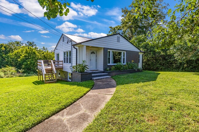 330 Birdwell Cir in Greeneville, TN - Building Photo - Building Photo