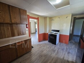 333 Cottage St in Waterloo, IA - Building Photo - Building Photo