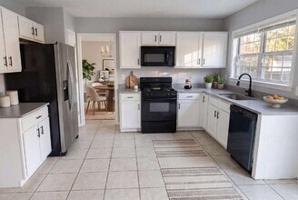 370 Darter Run NW in Kennesaw, GA - Building Photo - Building Photo