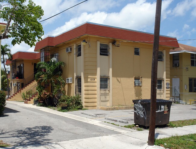 1319 SW 3rd St in Miami, FL - Building Photo - Building Photo