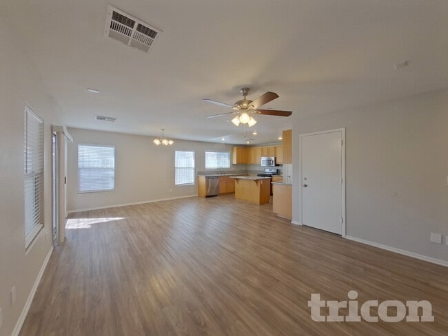 1227 Golden Apple St, Unit 2 in Las Vegas, NV - Foto de edificio - Building Photo