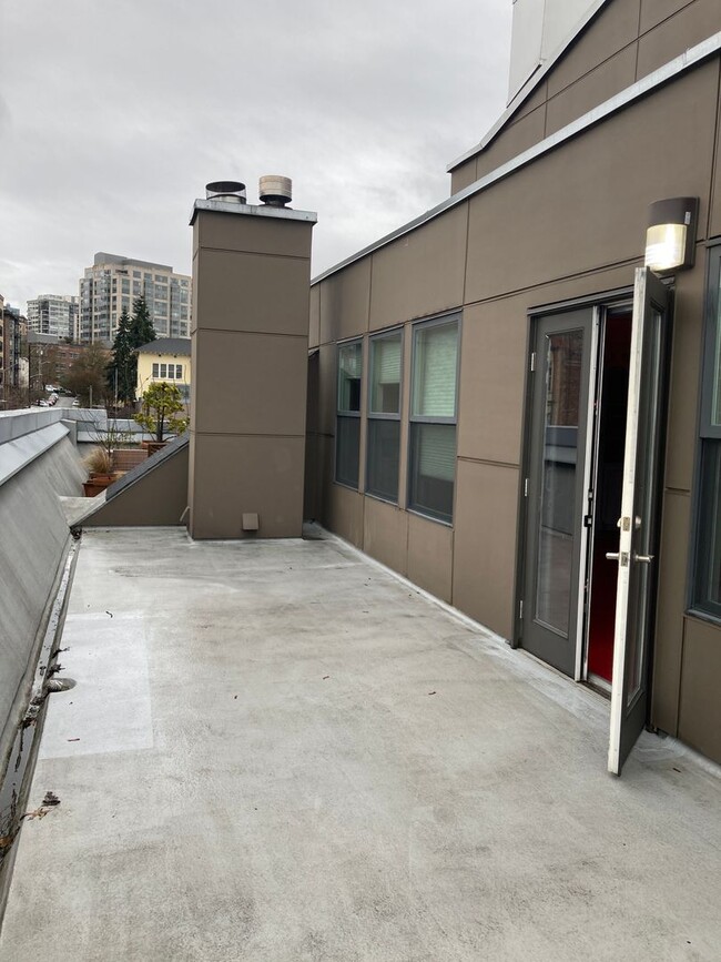 417 E Pine St in Seattle, WA - Building Photo - Building Photo