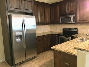 1206 Phoenix St in College Station, TX - Building Photo - Building Photo