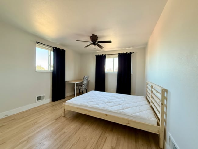 9989 Dodge Dr in Northglenn, CO - Foto de edificio - Building Photo