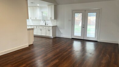 11126 Hanning Ln in Houston, TX - Building Photo - Building Photo