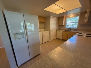 417 Banana Cay Dr in South Daytona, FL - Building Photo - Building Photo