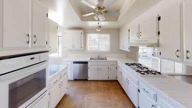 408 Sandalwood Dr in Calimesa, CA - Building Photo - Building Photo