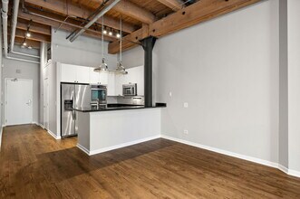 701 W Jackson Blvd in Chicago, IL - Building Photo - Building Photo
