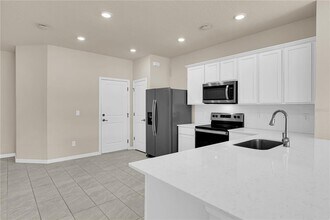 4766 Sparkling Shell Ave in Kissimmee, FL - Building Photo - Building Photo
