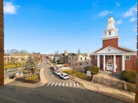 220 Winthrop St, Unit 201 in Winthrop, MA - Building Photo