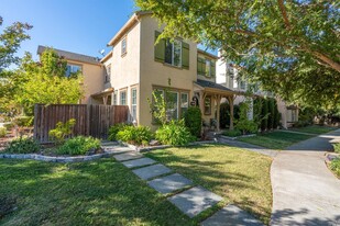 2193 Linwood Ave in Santa Rosa, CA - Building Photo - Building Photo