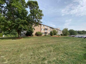 379 Huse Rd in Manchester, NH - Building Photo - Building Photo