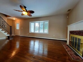 67 Plum St in Tinton Falls, NJ - Building Photo - Building Photo