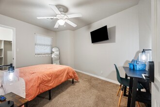 4719 S Lakewood Ave in Tulsa, OK - Building Photo - Building Photo