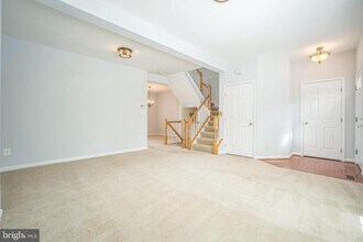 25439 Morse Dr in Chantilly, VA - Foto de edificio - Building Photo