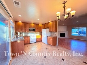 1720 Cherokee Dr in Salinas, CA - Foto de edificio - Building Photo