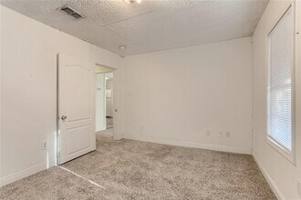 1148 1/2 Gunter St in Austin, TX - Building Photo - Building Photo