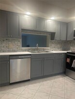 12800 SW 7th Ct in Pembroke Pines, FL - Building Photo