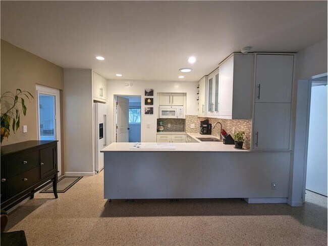 609 NE 14th Pl in Fort Lauderdale, FL - Building Photo - Building Photo