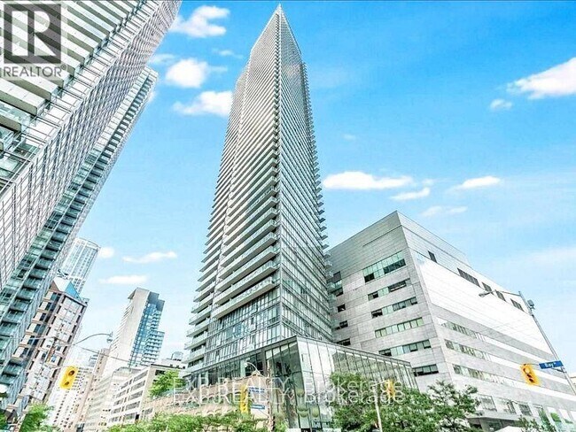property at 832-1832 Bay St.