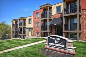 Mission Ridge in Mission, KS - Foto de edificio - Building Photo