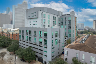 Rise Lofts in Houston, TX - Foto de edificio - Building Photo