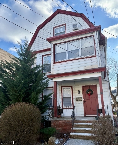 15 McKinley Ave in West Orange, NJ - Building Photo