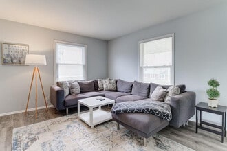 2408 Springdale Rd, Unit ID1296537P in Waukesha, WI - Foto de edificio - Building Photo