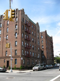 1590 W 8th St in Brooklyn, NY - Foto de edificio - Building Photo