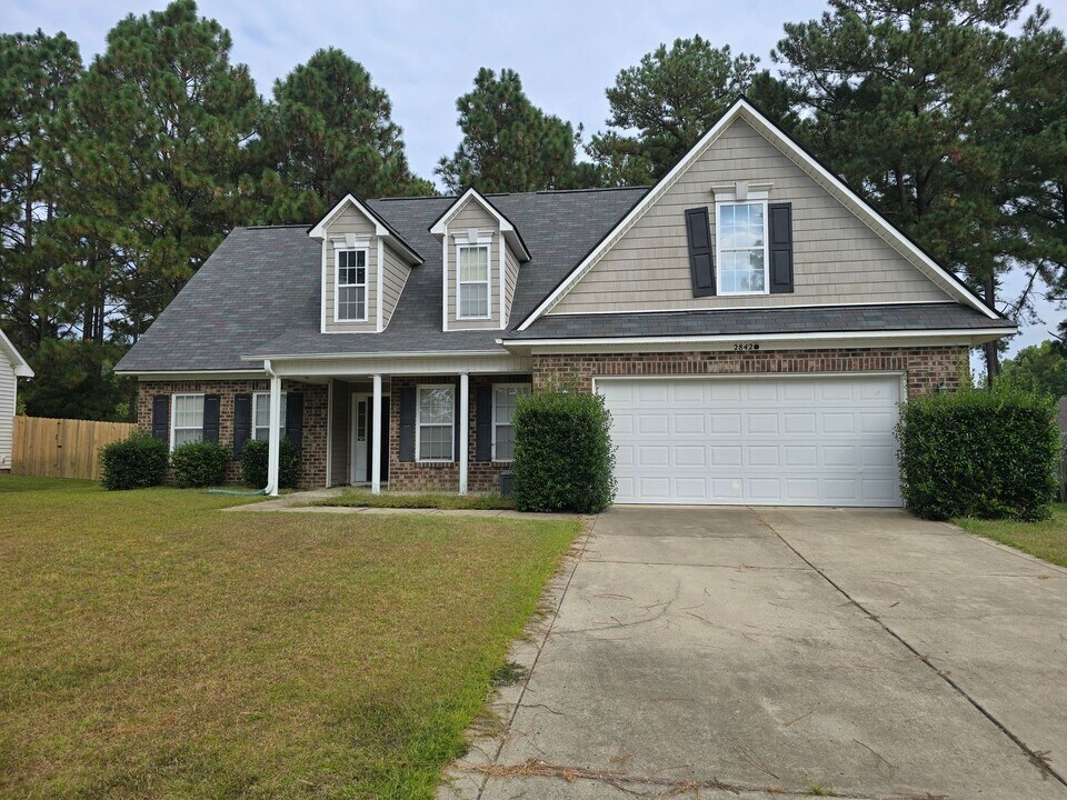 2842 Aristocrat Ln in Fayetteville, NC - Building Photo
