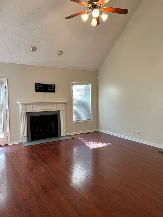 2759 Ridgepole Dr in Clarksville, TN - Building Photo - Building Photo