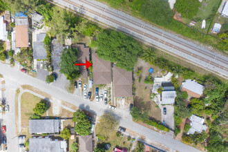 11320 Peachtree Dr in Miami, FL - Building Photo - Building Photo