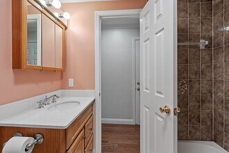 54 Temple St, Unit 1 in Boston, MA - Building Photo - Building Photo