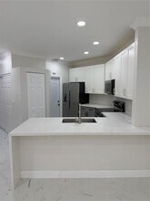 5473 NW 90th Ave in Sunrise, FL - Building Photo - Building Photo