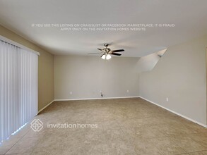 9327 W Carol Ave in Peoria, AZ - Foto de edificio - Building Photo