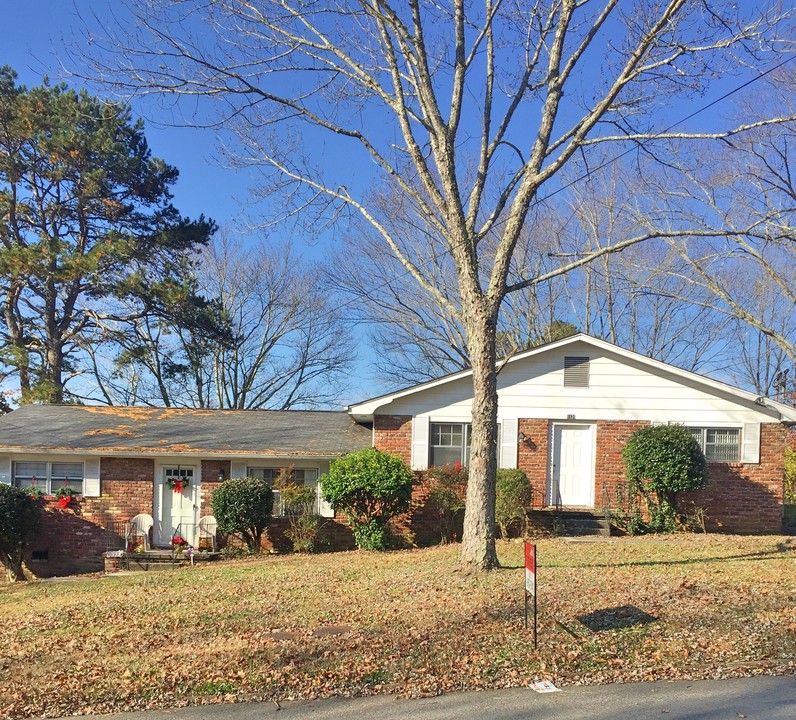 1121 Glade Hill Dr in Knoxville, TN - Building Photo