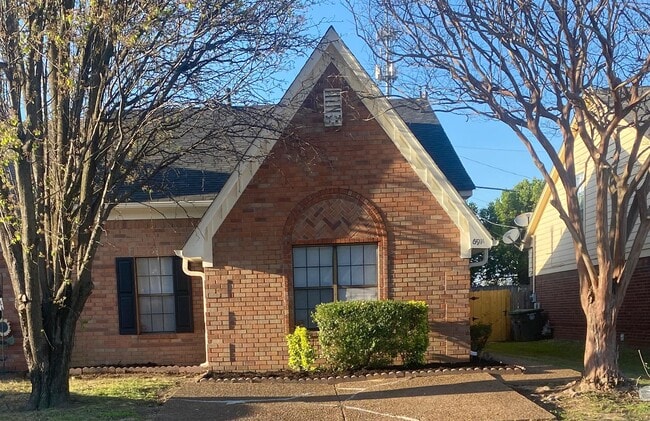 property at 6914 Snyder Rd