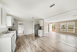 9544 Ellis St in New Port Richey, FL - Building Photo - Building Photo