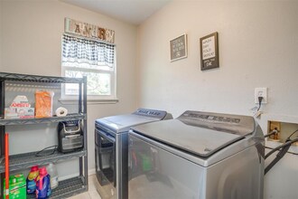 3200 Woodlark Dr in Fort Worth, TX - Building Photo - Building Photo