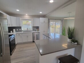9317 Mockingbird Dr in Omaha, NE - Building Photo - Building Photo