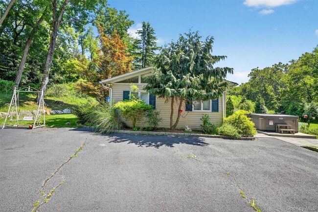 290 W Main St in Stony Point, NY - Building Photo - Building Photo