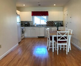 58 Kent St, Unit 2A in Brookline, MA - Building Photo - Building Photo