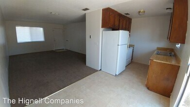 5580 Mountain View Dr in Redding, CA - Building Photo - Building Photo