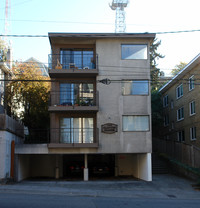 Clayton Manor in Seattle, WA - Foto de edificio - Building Photo