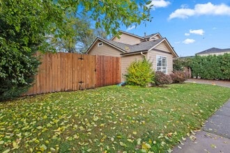 5705 Woodside Dr SE in Salem, OR - Building Photo - Building Photo