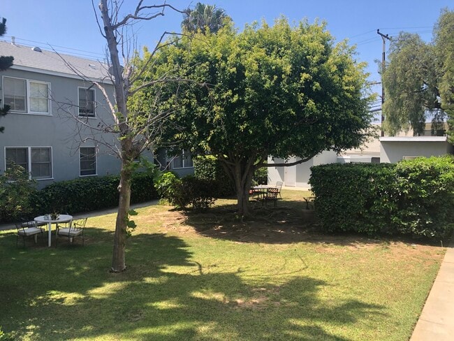 1250 Franklin St, Unit #B