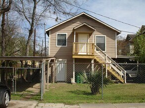 447 W 22nd St in Houston, TX - Foto de edificio - Building Photo