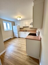 7 Blake Pl in St John's, NL - Building Photo - Building Photo